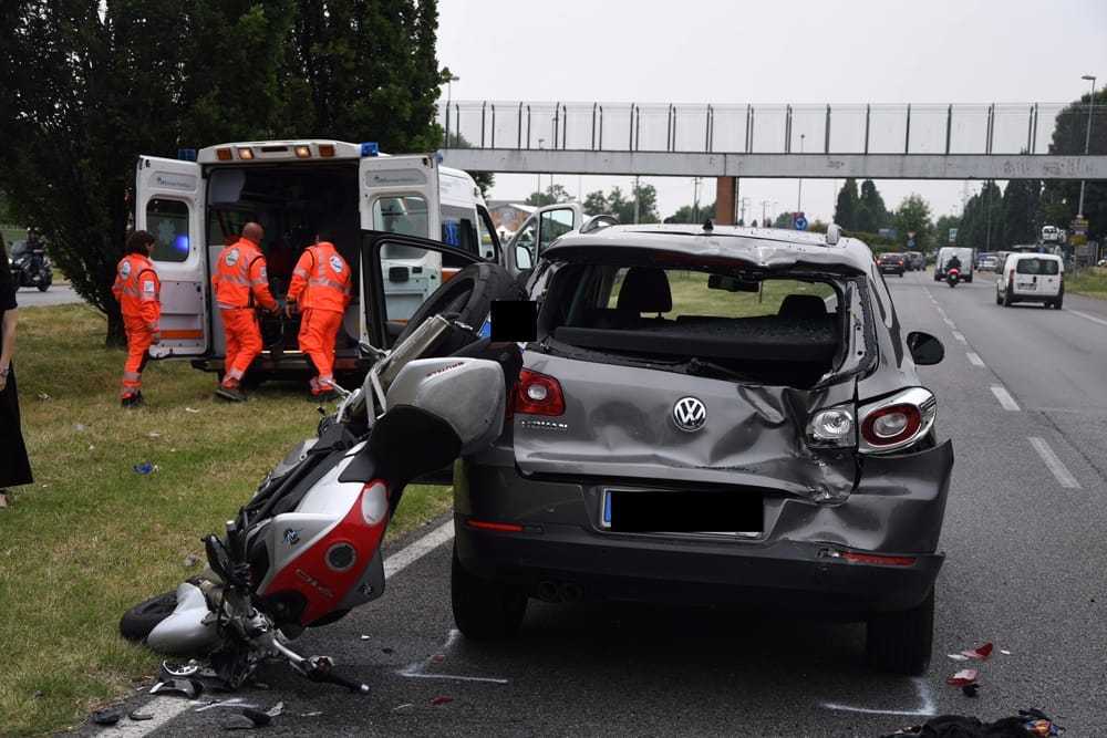 incidente-in-viale-delle-industrie-a-monza-foto-bennatimonzatoday-9-2