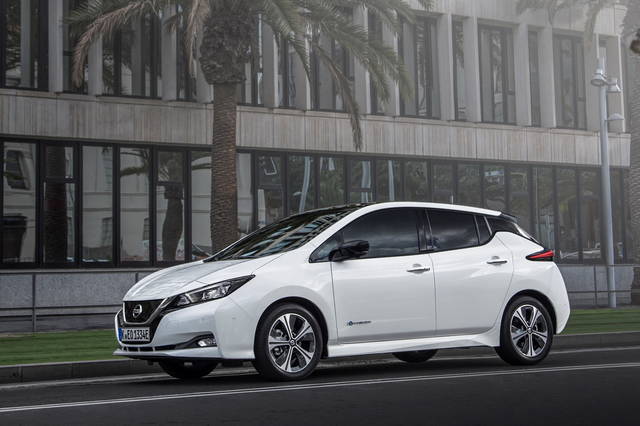 nissan-leaf-2018-01_32