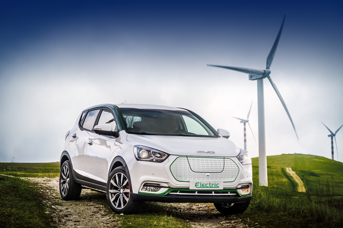 evo-electric_trequarti-fronte-1