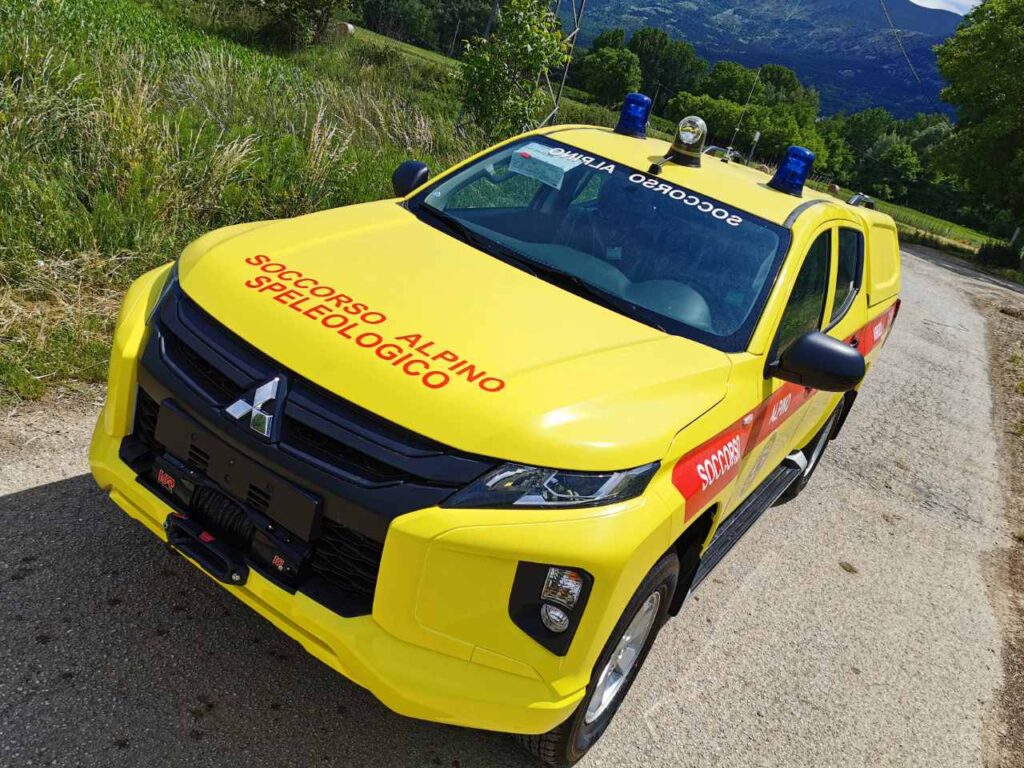 Nuovo Mitsubishi L200 Soccorso Alpino Speleologico Abruzzo Totani Off Road sirene lampeggianti