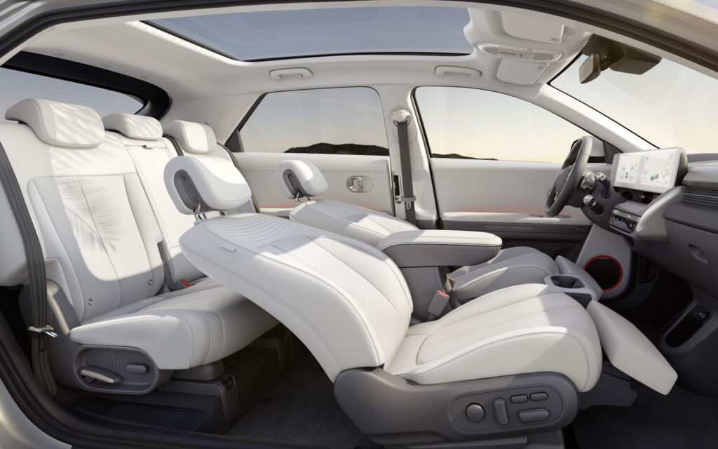 csm_hyundai-ioniq-5-launch-interior-02-1610_d1289afa1c