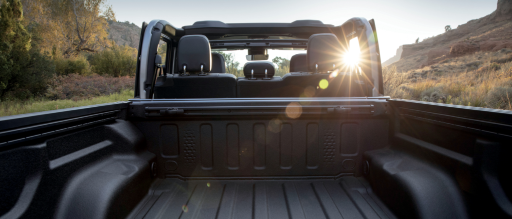 jeep_gladiator_exterior_bedliner_dsk_1450x621