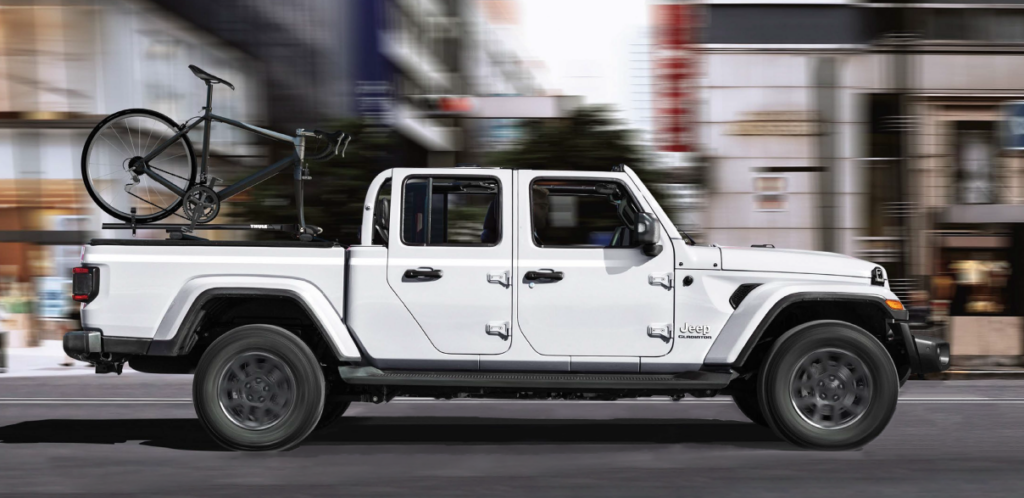 jeep_gladiator_interior_end_dsk_1208x587