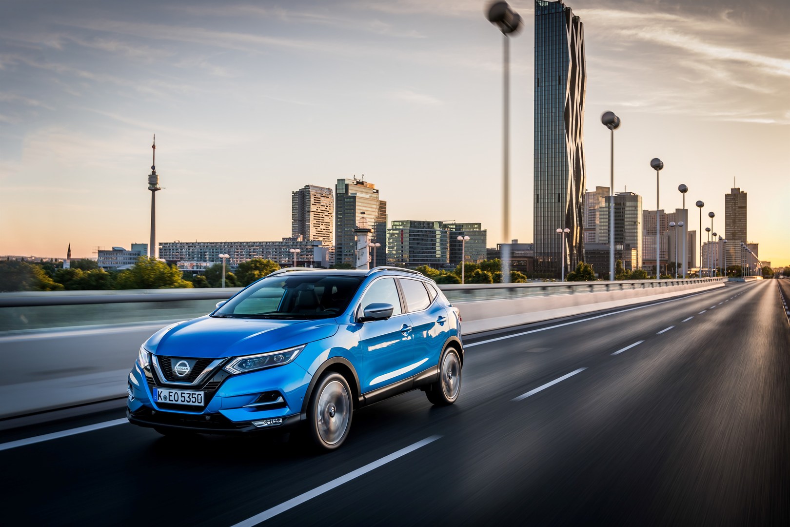 The new Nissan Qashqai: premium crossover enhancements deliver outstanding new design, technology and performance