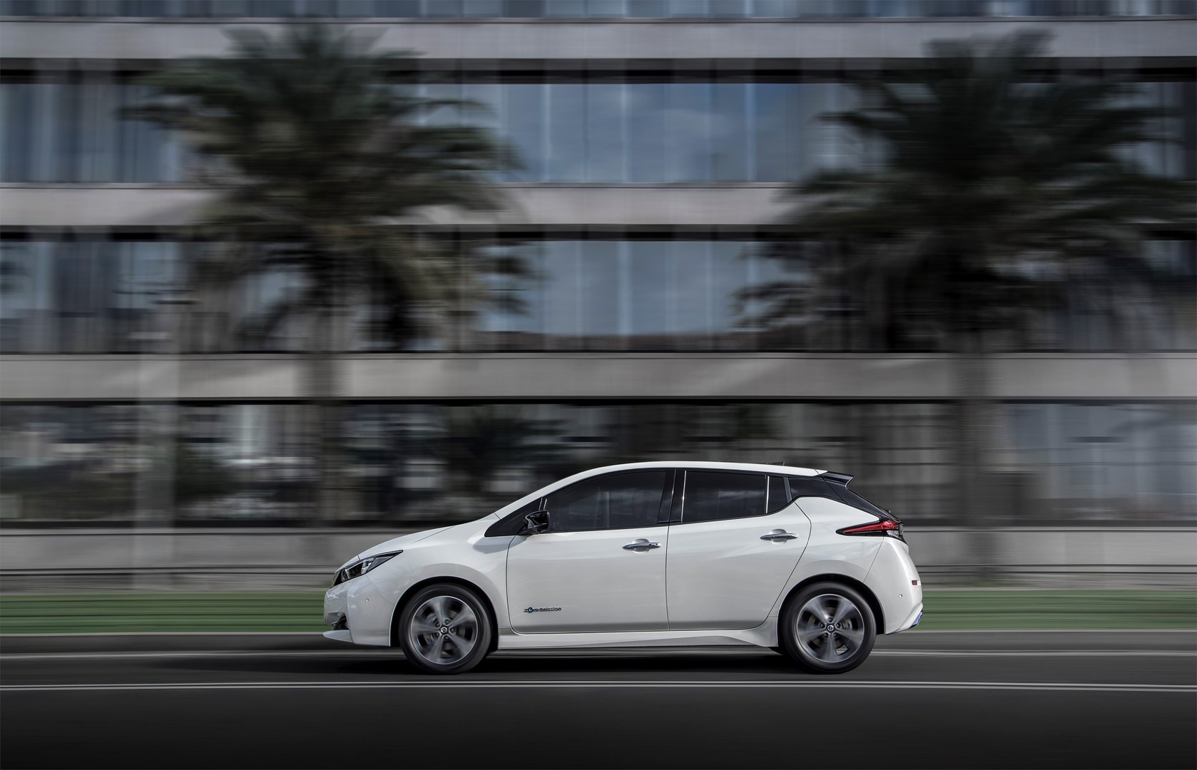 Nuova Nissan LEAF Nissan Autopiù Milano