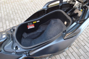 auto-moto-usate-roma-yamaha-t-max-530-dx-abs-2018-dsc_0804