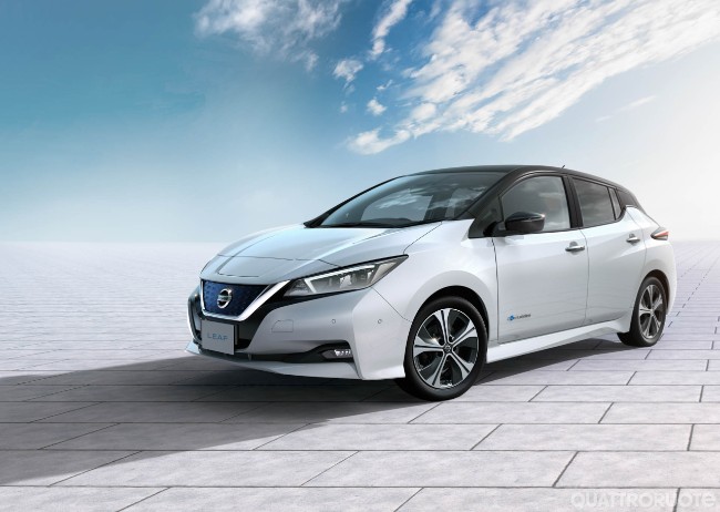 2017-nissan-leaf-26