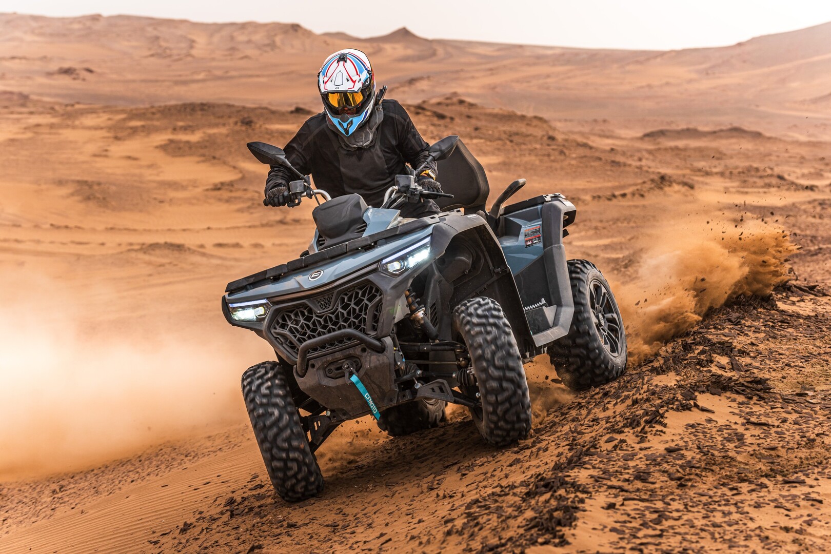 cfmoto-850-touring_action-35