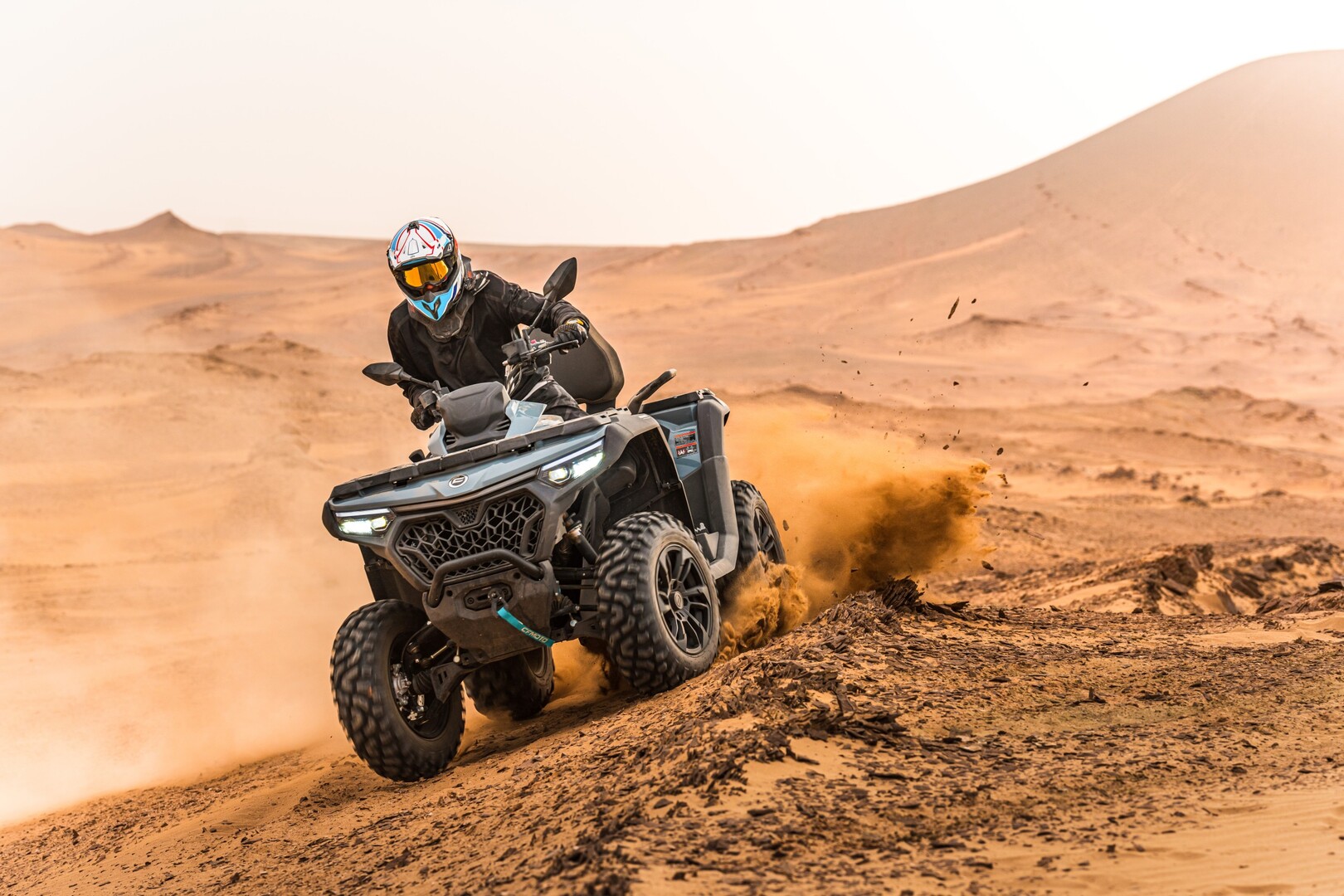 cfmoto-850-touring_action-36
