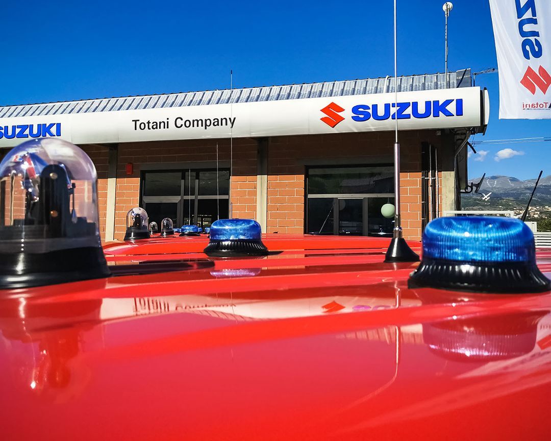 Suzuki Jimny Pro Vigili del Fuoco lampeggianti