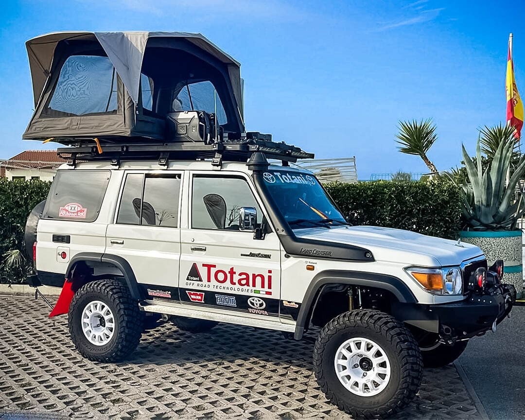 Totani Off Road Front Runner Dometic Outfitters Toyota Land Cruiser 76 bagagliera tenda da tetto portapacchi