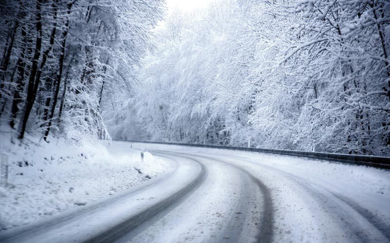 SICHER UNTERWEGS AUF NEUSCHNEE: Nützliche Fahrtipps von Autoplus Bozen